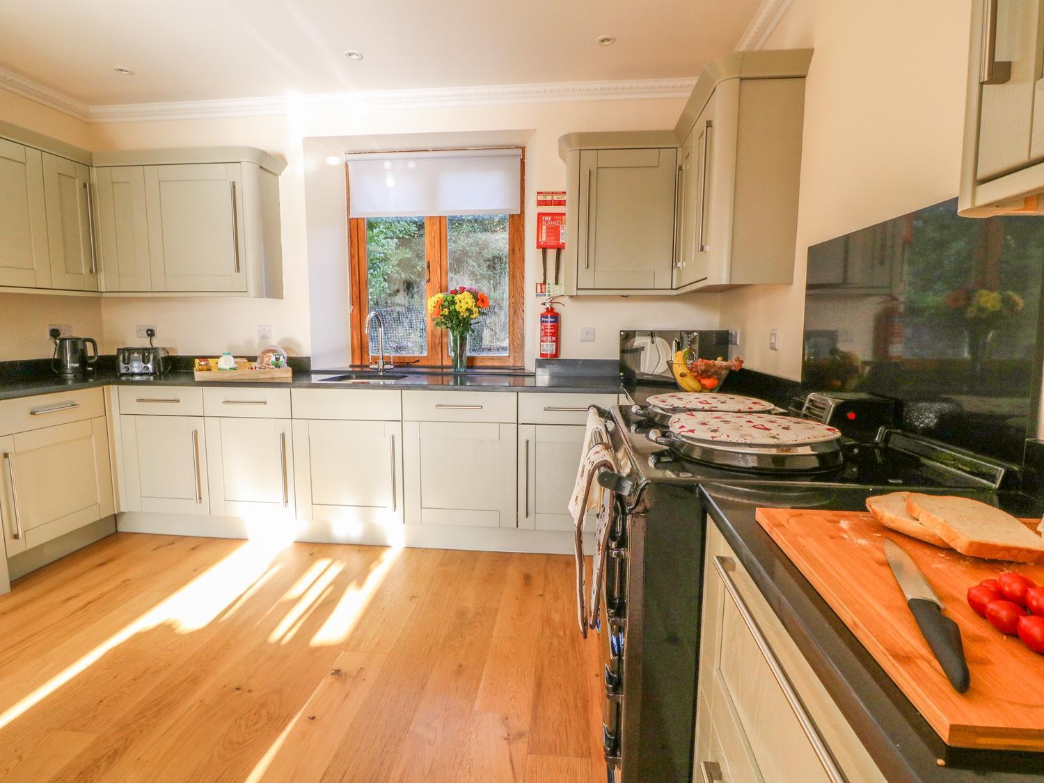 Oakwood House Villa Saint Harmon ภายนอก รูปภาพ