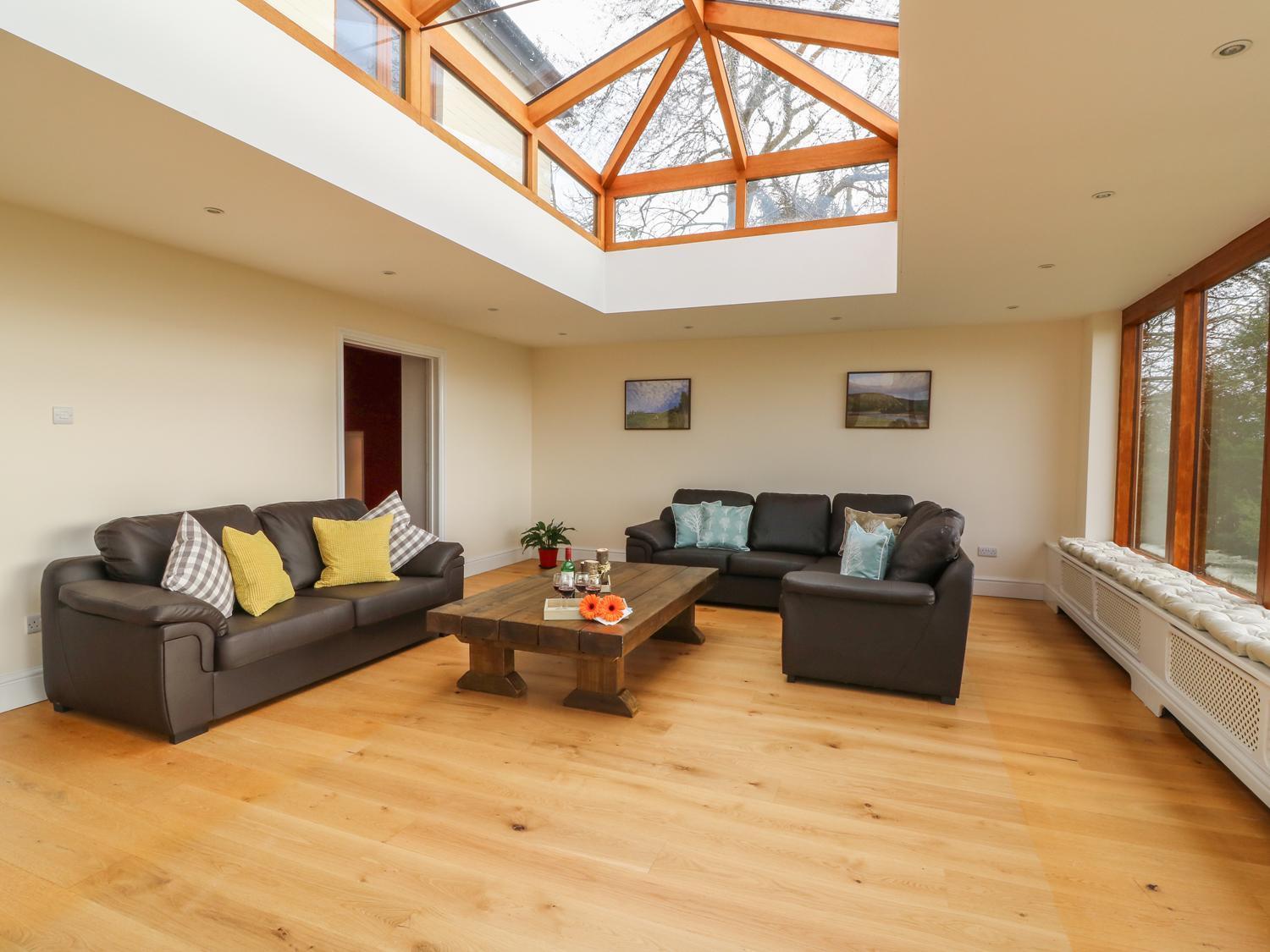 Oakwood House Villa Saint Harmon ภายนอก รูปภาพ